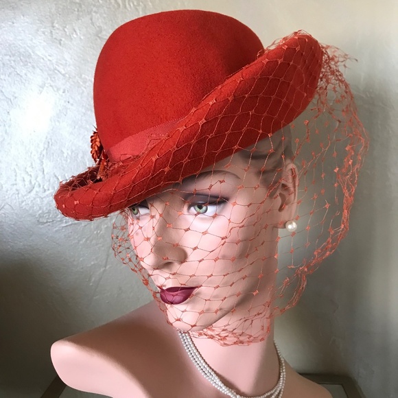 GLAMOROUS VINTAGE ORANGE FELT FEDORA WITH MATCHING FEATHER & INTACT VEIL - Picture 9 of 13